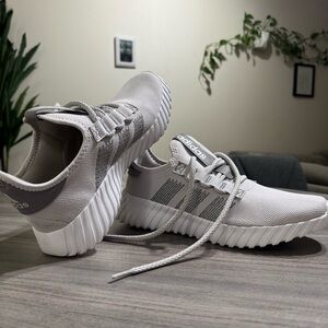 Adidas Women’s Kaptir Flow Grey & White Running Shoes Sneakers 9.5 New NWOT